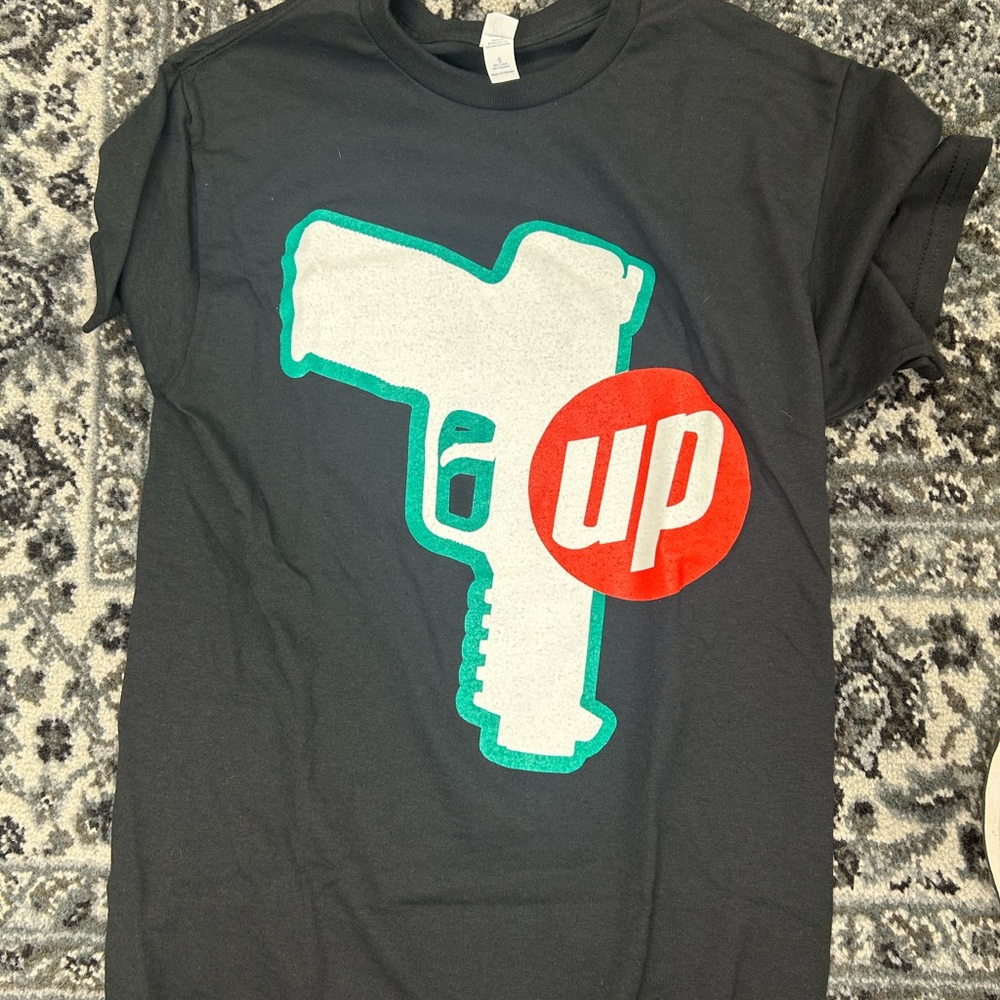 Tommy Vercetti black 7up tee